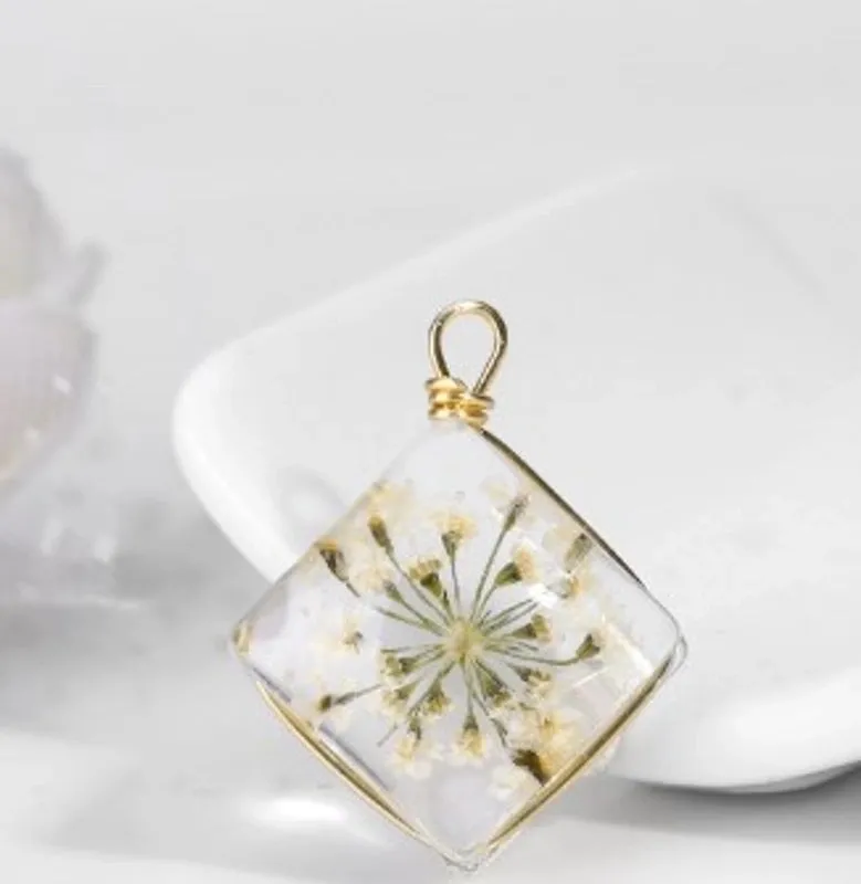 1 Piece Sweet Simple Style Flower Glass Copper Plating Pendant Jewelry Accessories