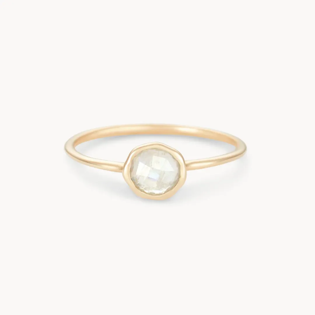 Labradorite Mini Mood Ring (10K Yellow Gold)