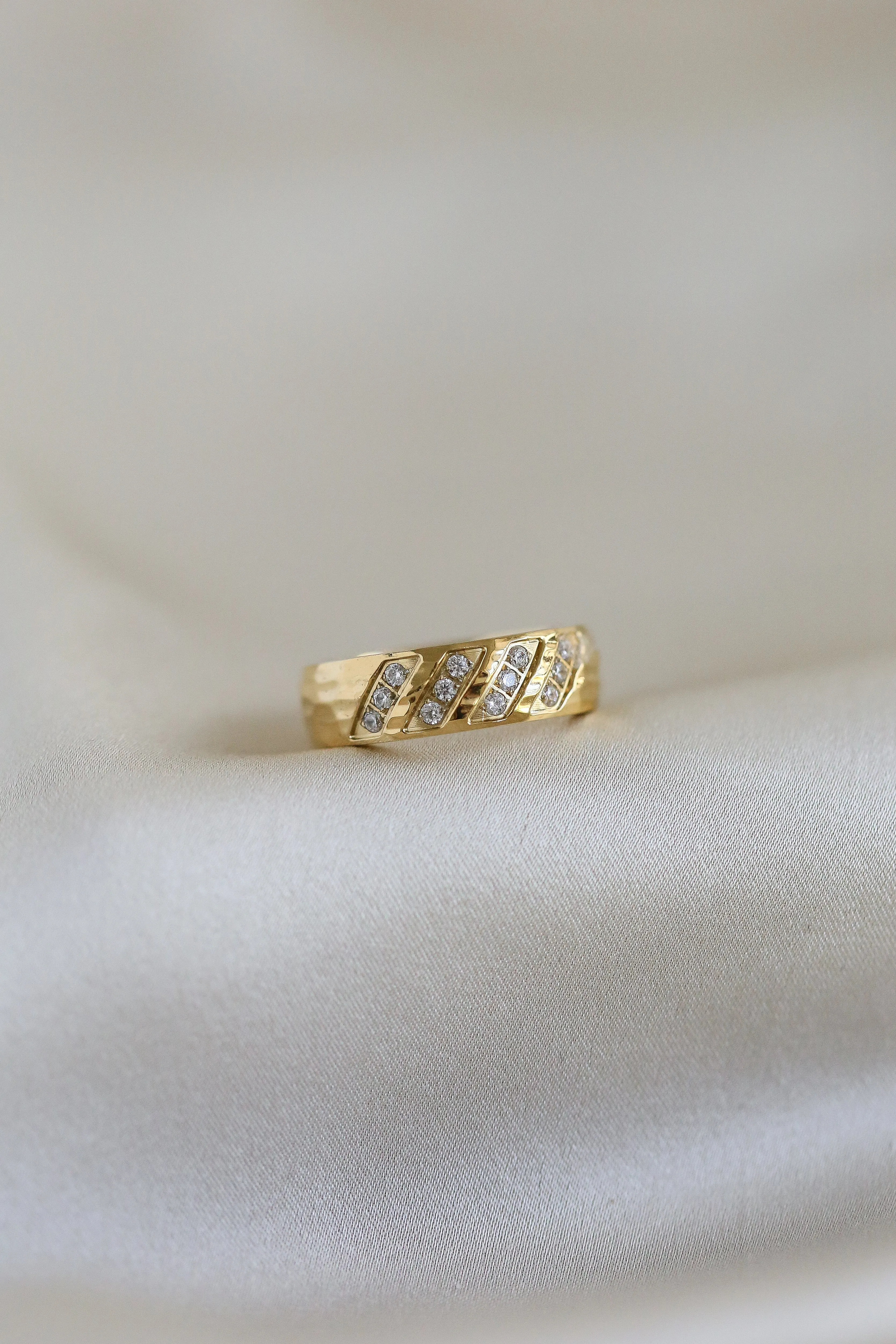 Mia Ring