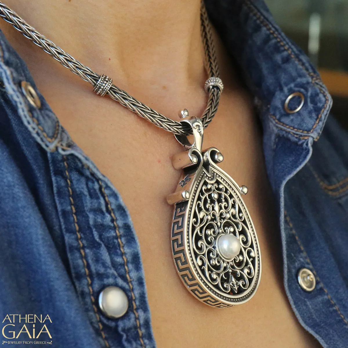 The Fleur De Lis Synergy Pendant