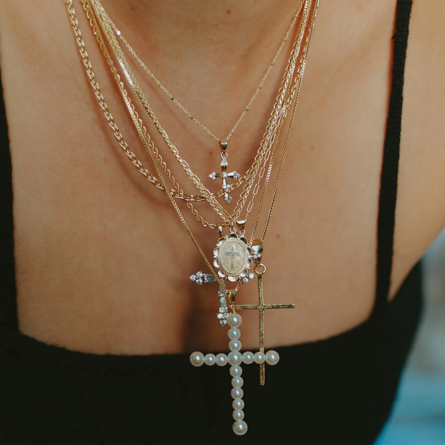 VIVIAN PEARL CROSS NECKLACE - JOY DRAVECKY